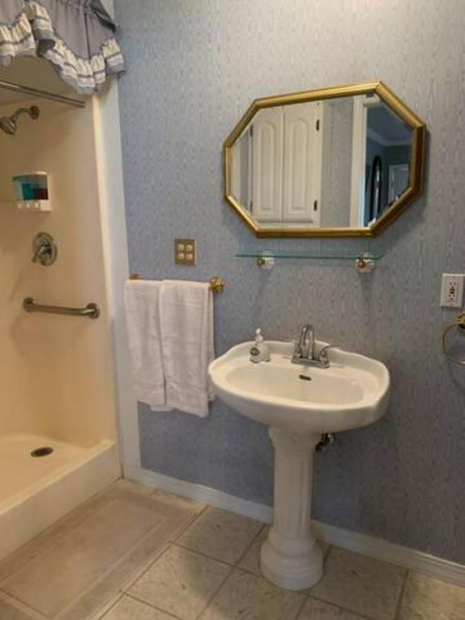 Dickey House Bed And Breakfast Marshfield Bagian luar foto