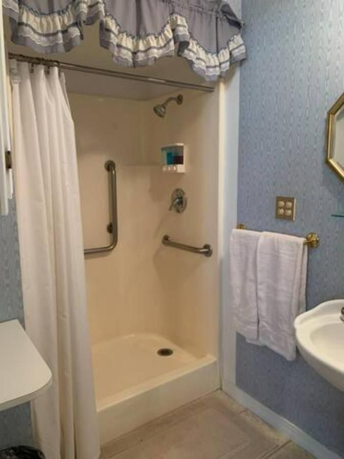 Dickey House Bed And Breakfast Marshfield Bagian luar foto